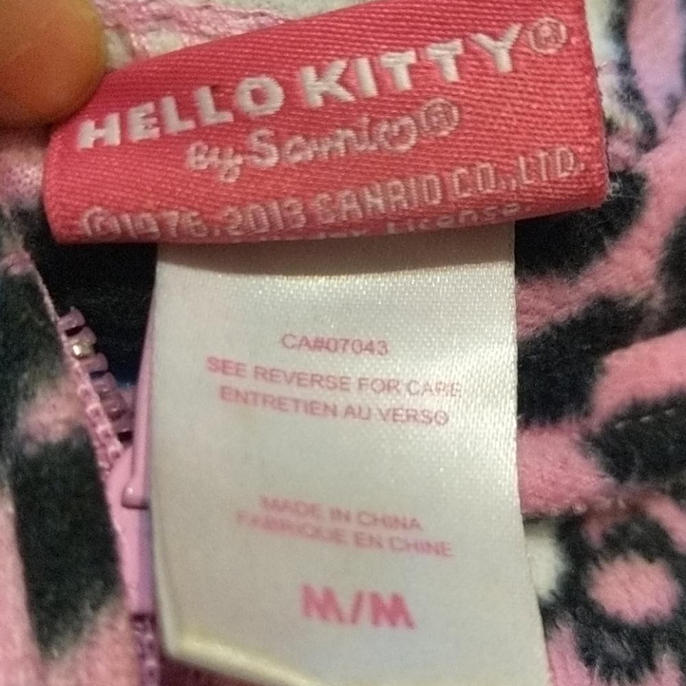 Hello Kitty Full-Length Onesie - Picture 5 of 5